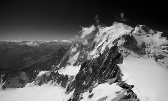 Mt. Blanc ásamt hryggnum sem leiðir uppá Maudit.