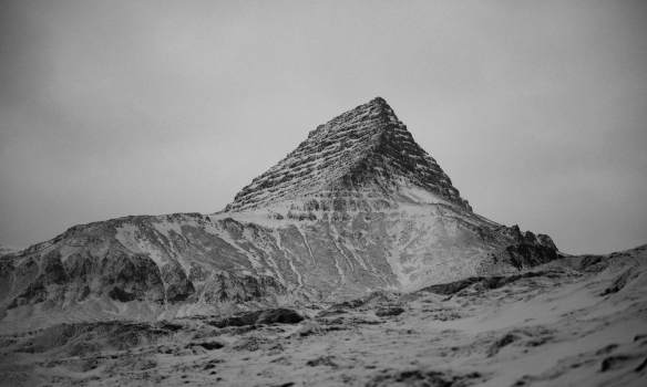 Skessuhornið blasir við