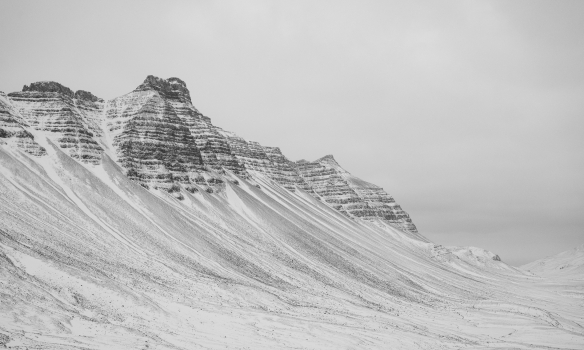 Komnir niður og Skarðs- og Heiðarhorn tignarleg